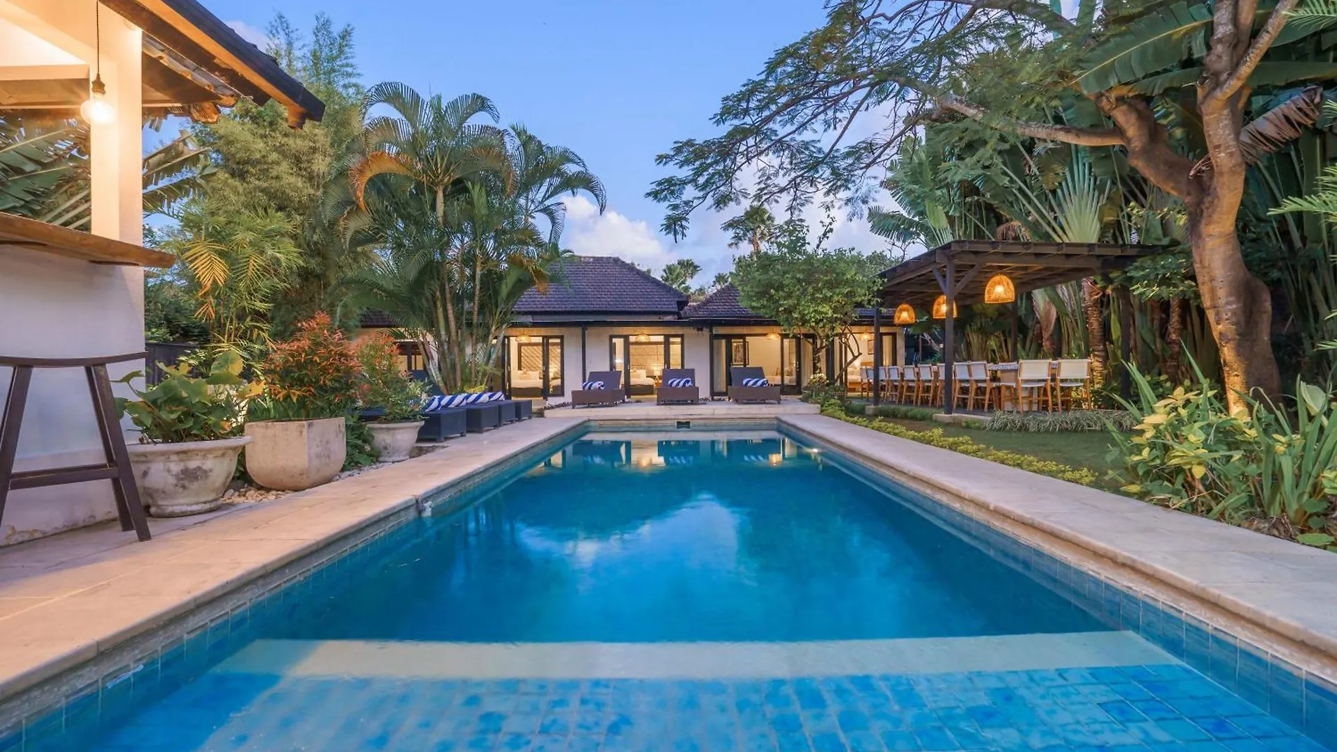 Aryana Estate Villa Seminyak  0*, Seminyak (Bali)