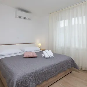 apartments-apollo.splithotels.org/