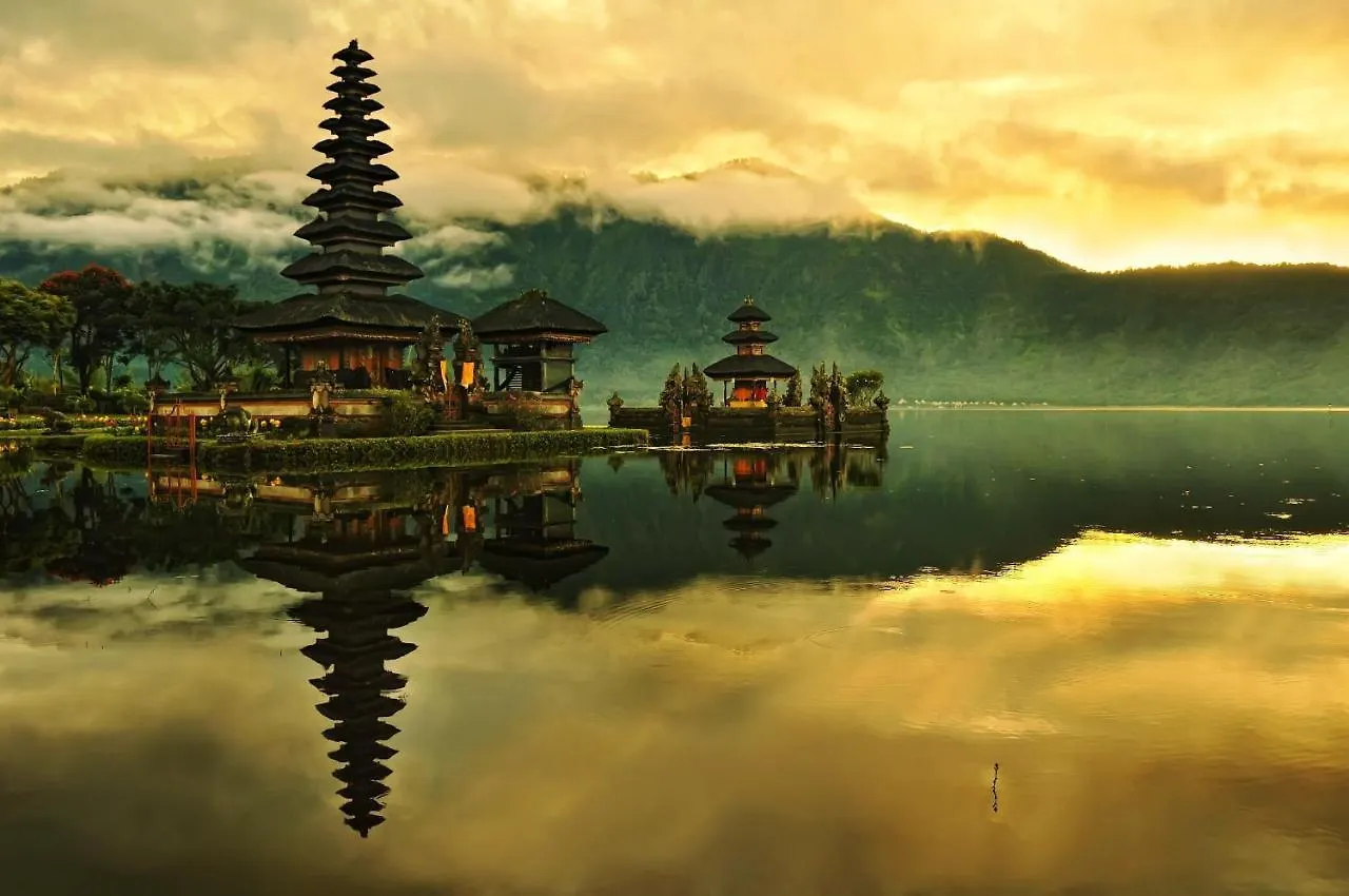 Aryana Estate Villa Seminyak  Indonesia
