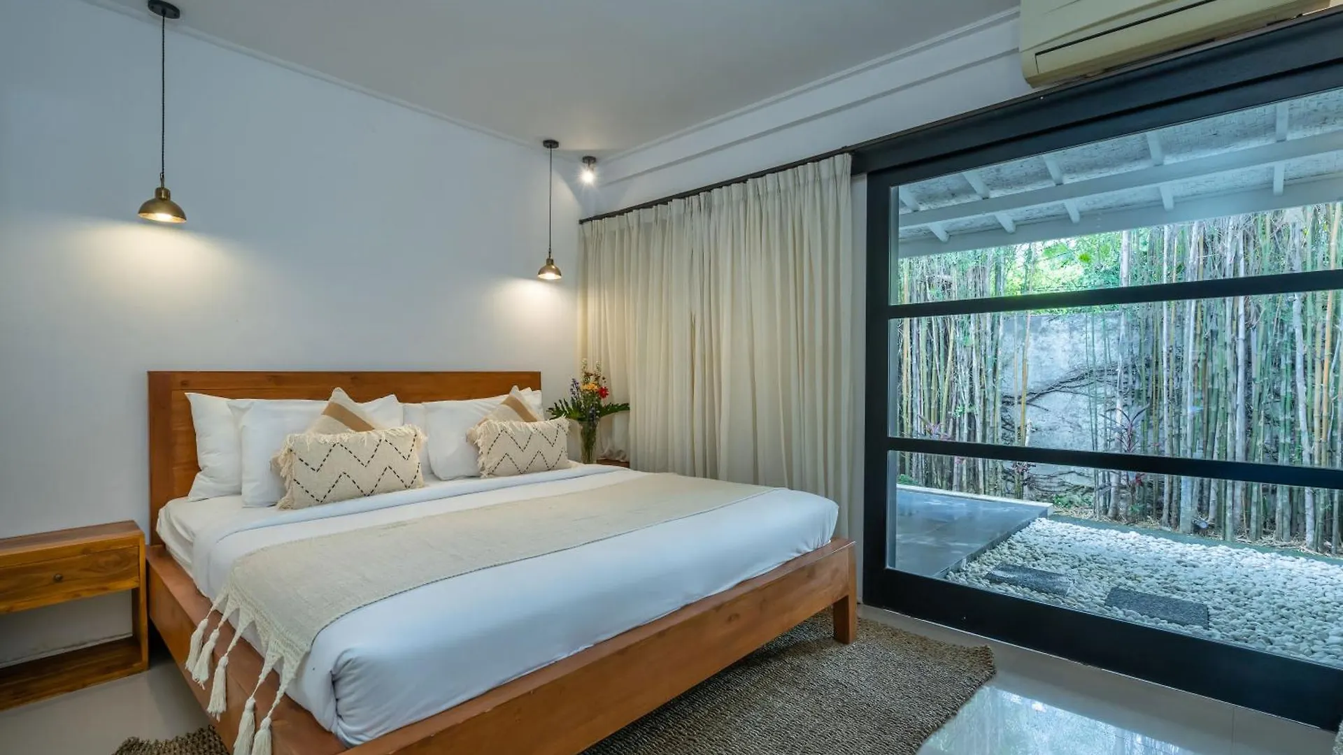 Aryana Estate Villa Seminyak  Seminyak (Bali)
