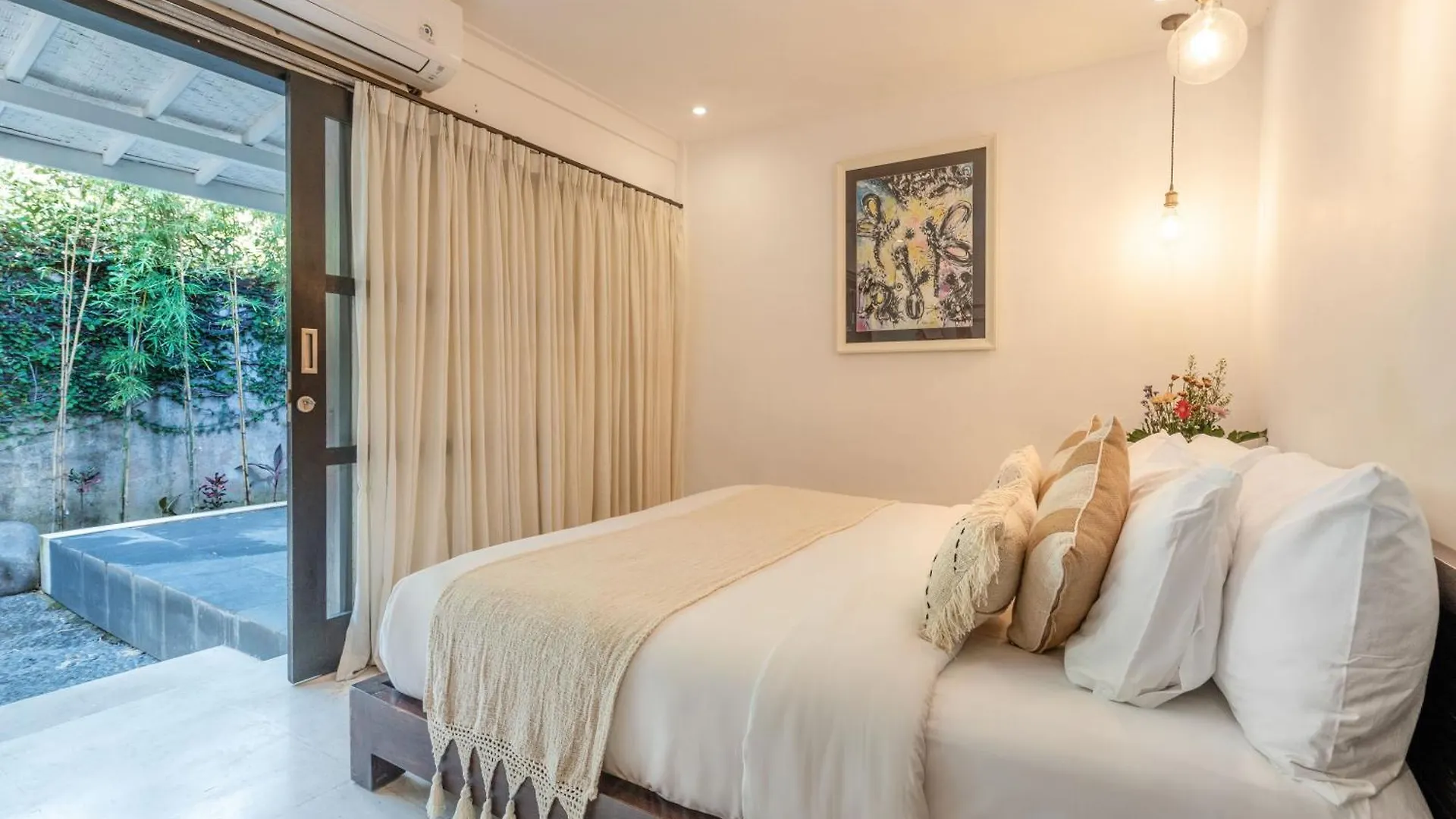 Aryana Estate Villa Seminyak  Seminyak (Bali)