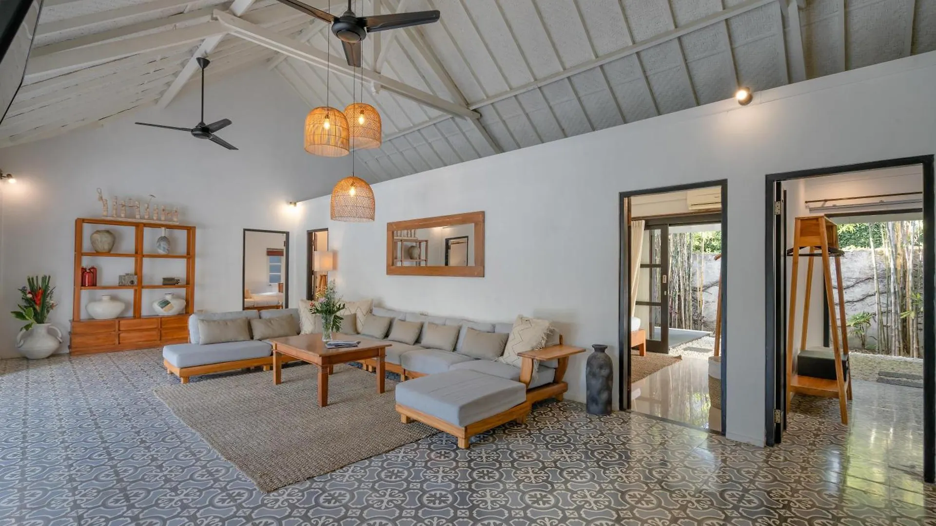 Aryana Estate Villa Seminyak  Seminyak (Bali)