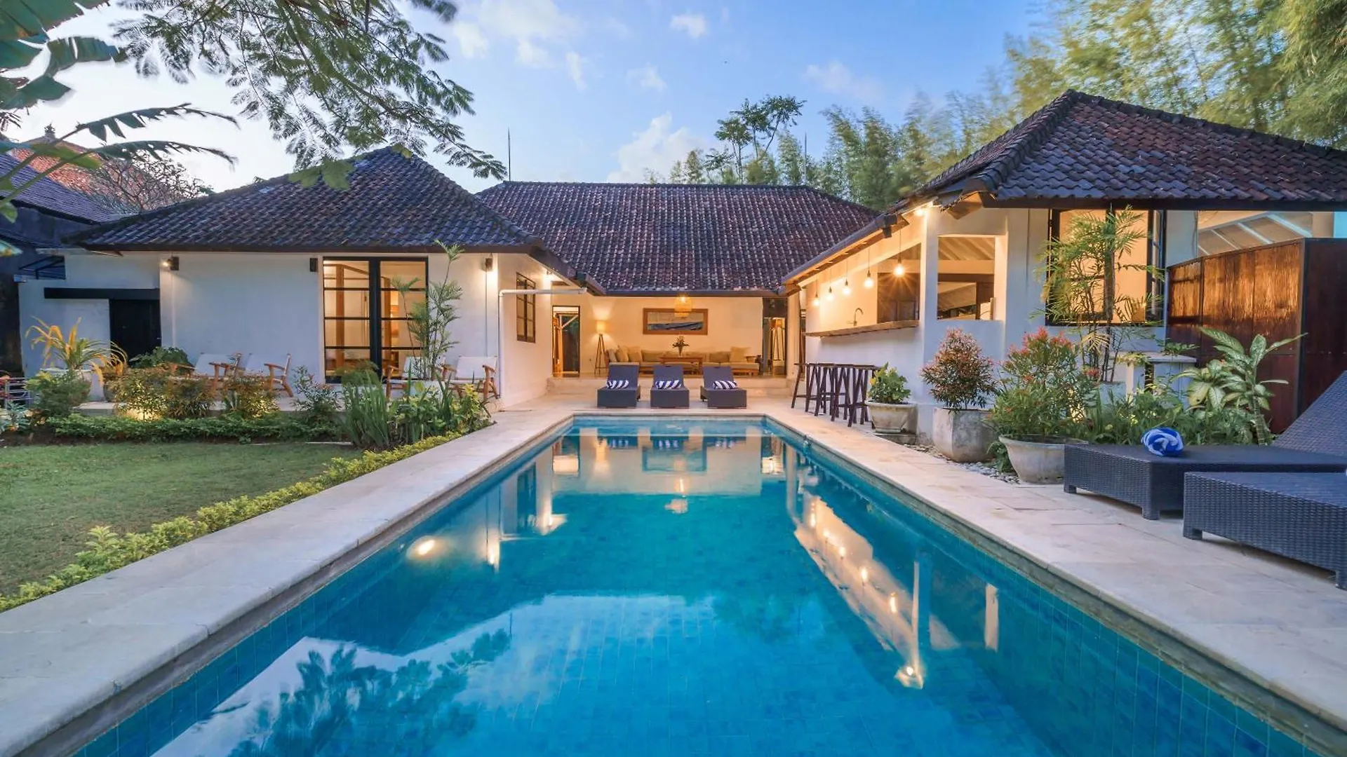 Aryana Estate Villa Seminyak   Seminyak (Bali)